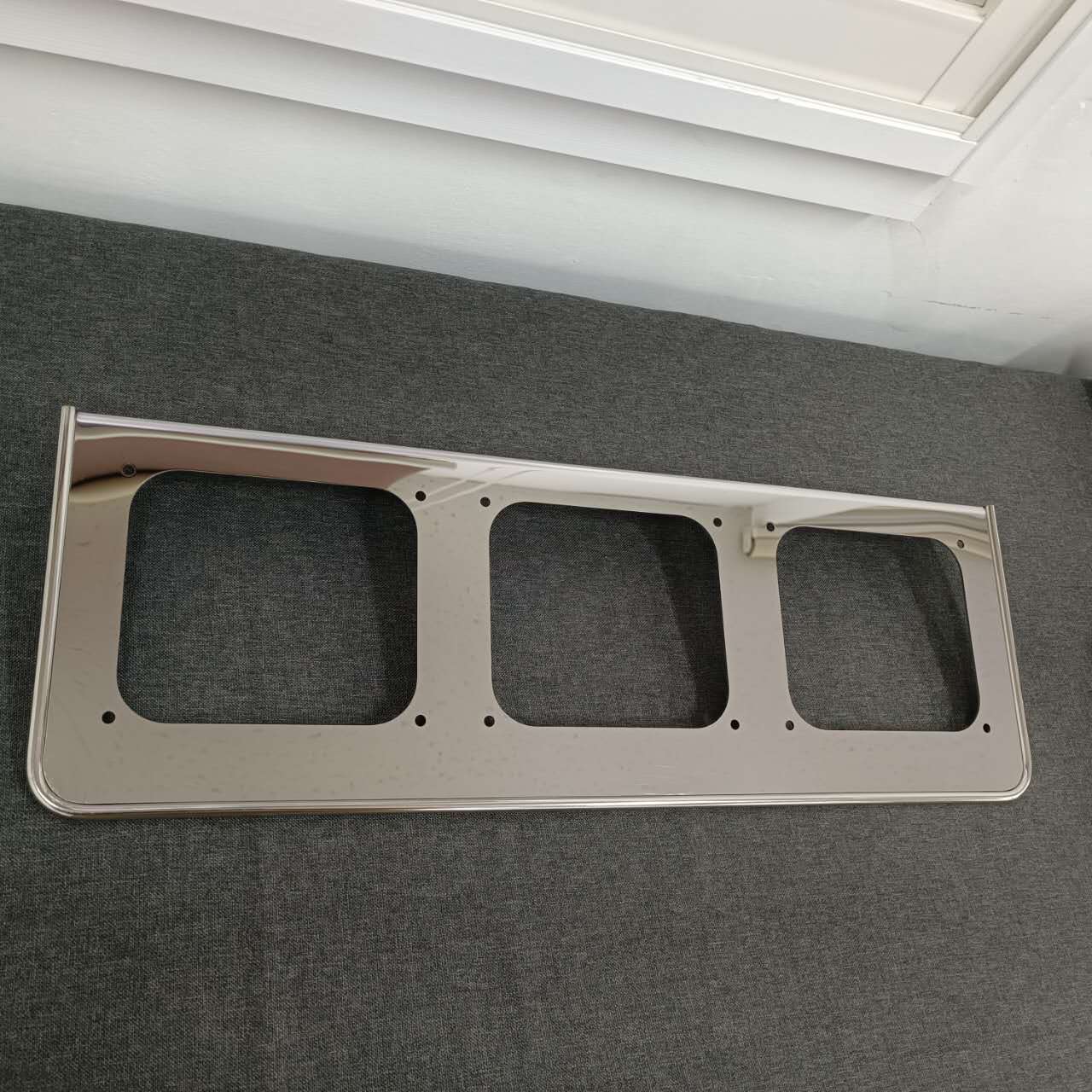 ステンレス アローテールランプ用 取付ブラケット 2枚セット 3連 鏡面