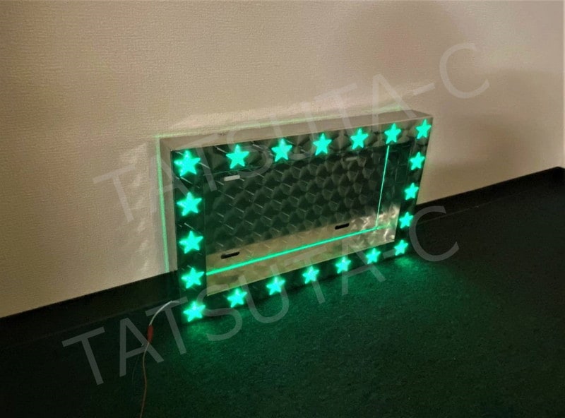 ステンレス 中型 ナンバー枠 鱗柄 星抜き 24V LED 色が変えられる仕様 汎用 星型 ナンバーフレーム S0552S