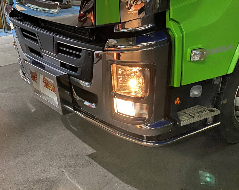 【訳あり品】 ステンレス パイプバンパー 3分割セット 丸パイプスポイラー φ50 ボルトON いすゞ ファイブスターギガ S8197D