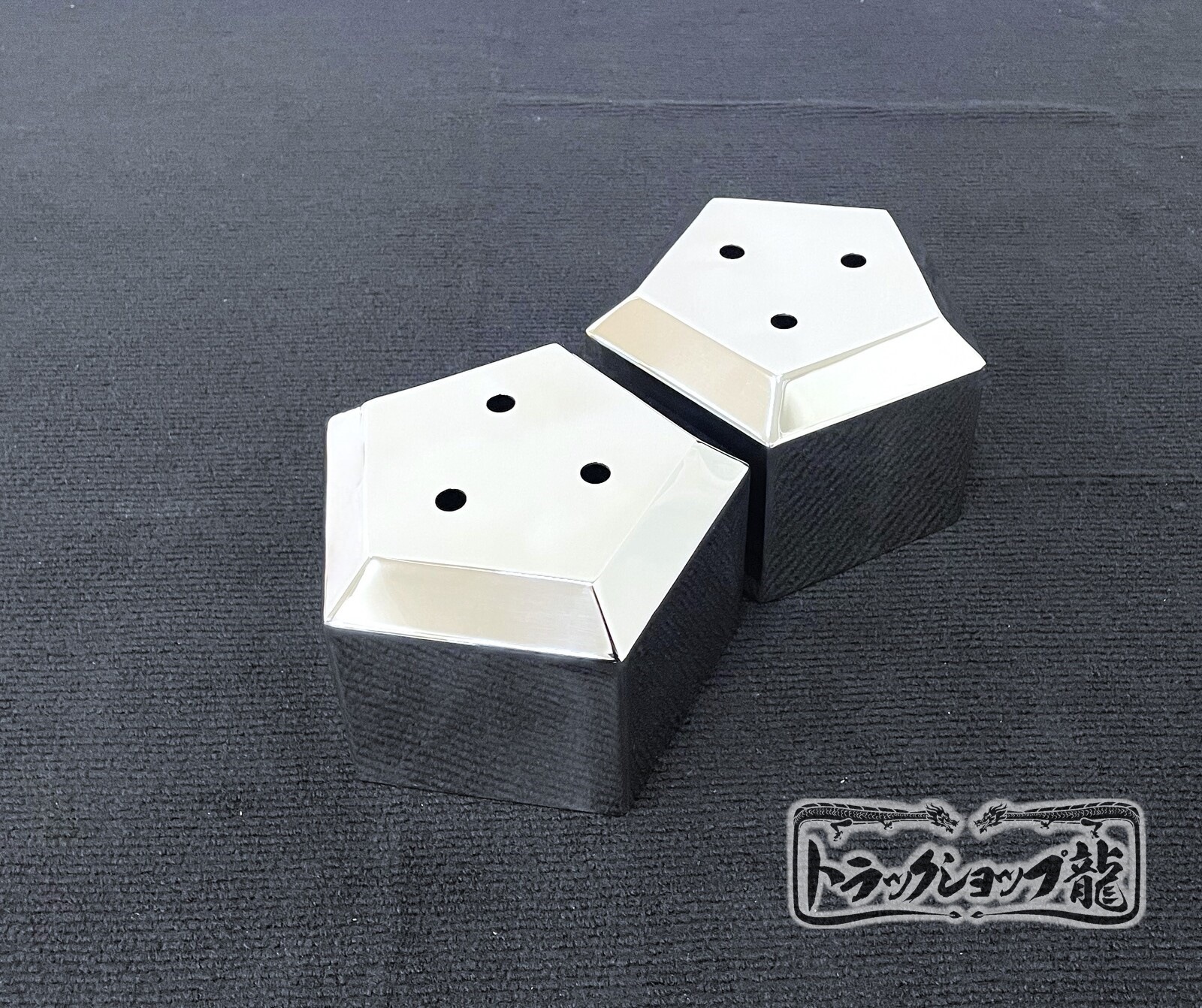 キャンター，エルフ 5穴用 5角形 ステンレス 鏡面リア ハブカバー キャンター，エルフ 5穴用 5角形 ステンレス 鏡面リア