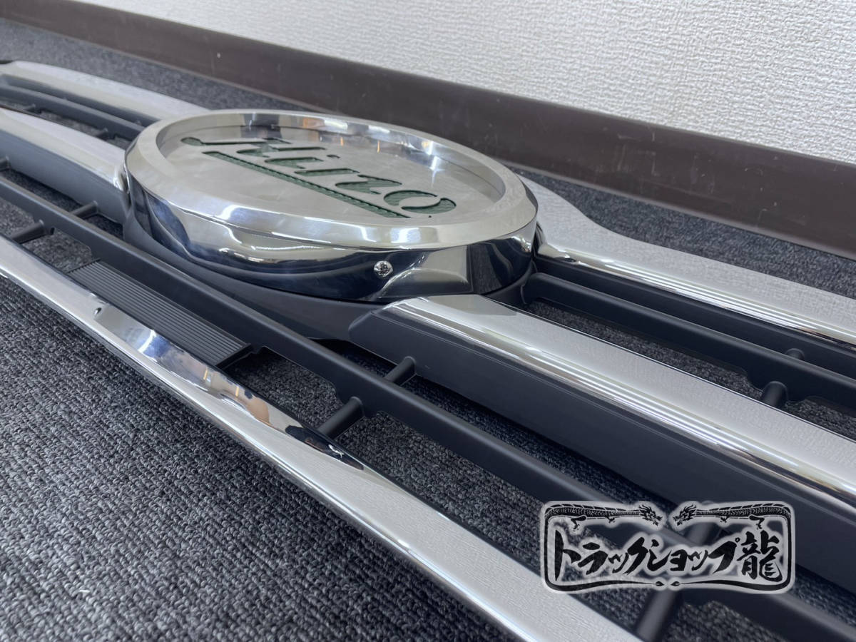 鱗柄ステンレス エンブレムアンドン HINO抜き 奥目仕様 アクリル板 LED