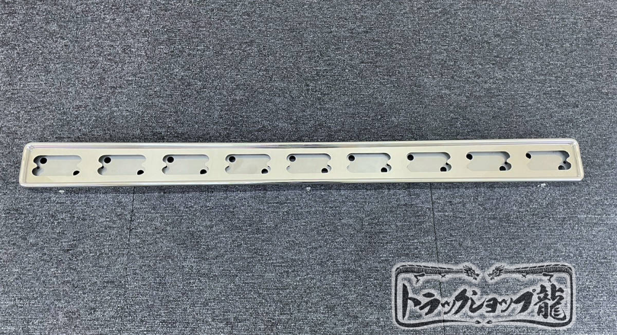 ステンレス 工具箱下アンドン 900幅 鏡面 丸棒巻き 角マーカー レンズ