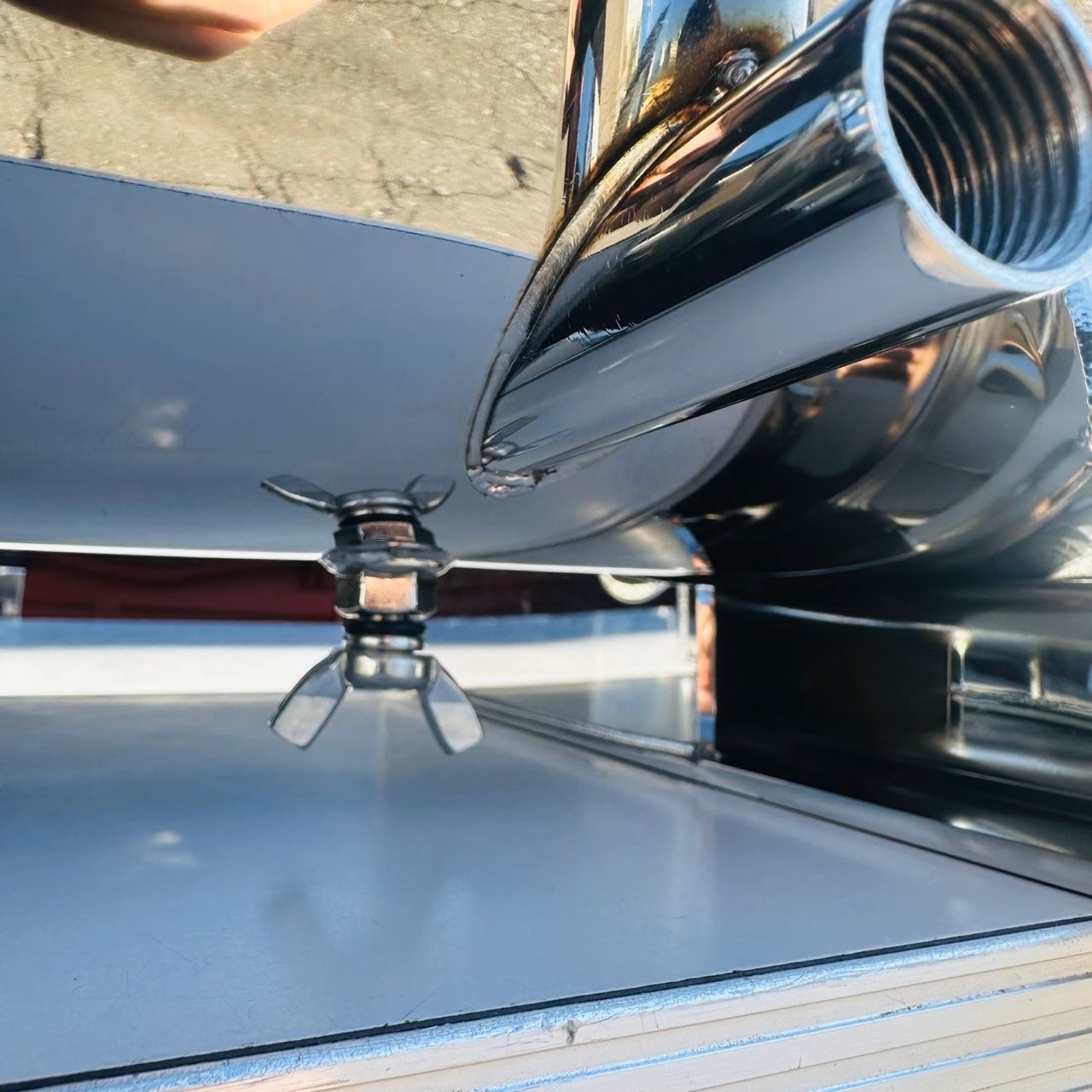 【数量限定】ステンレス 水タンク 丸型 全面鱗柄仕上げ ステー付 ハンドメイド品 S0464S