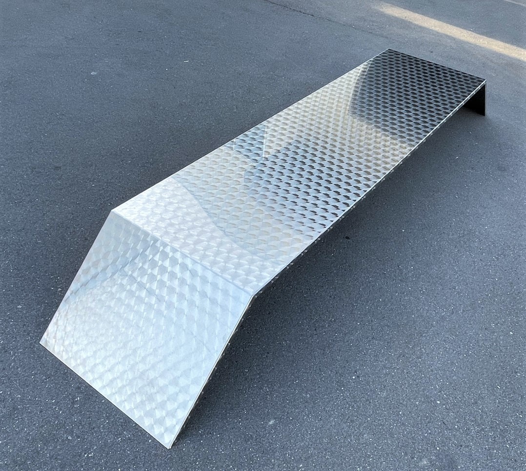 訳有品 大型 10t ダンプ 用 ステンレス 鱗柄 一段曲げ ロングフェンダー 標準タイプ 2枚セット 板厚2㎜ リアフェンダー 泥除け