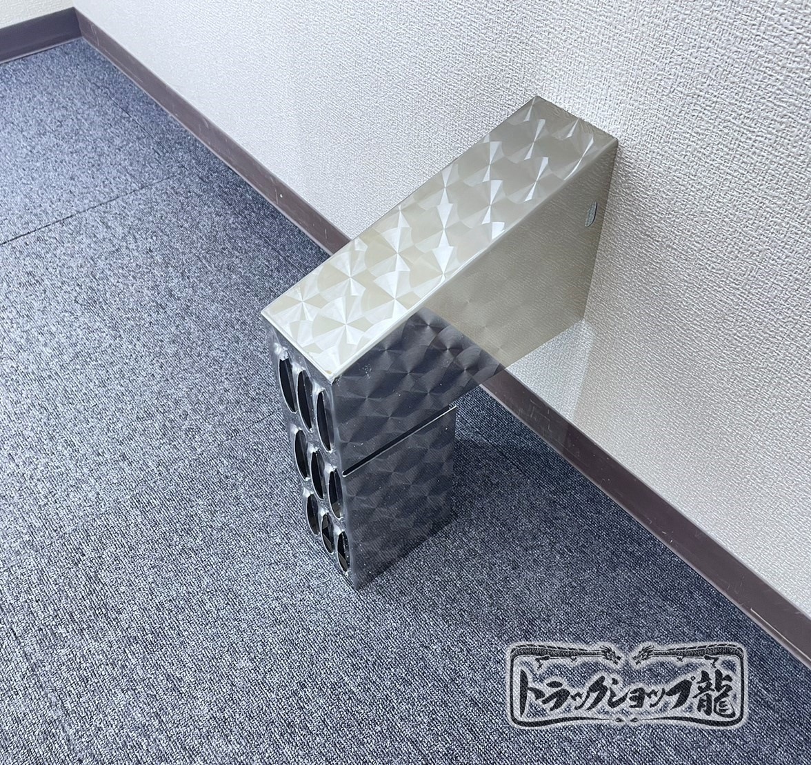 新タイプ 鱗柄ステンレス バッテリー イコライザーカバー ルーパー仕様 三菱ふそう ブルーテックキャンター S0961S