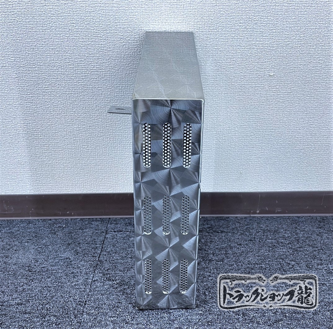 新タイプ 鱗柄ステンレス バッテリー イコライザーカバー