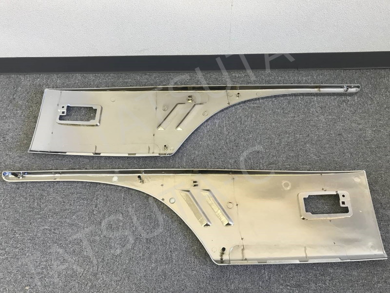 日野　スペースレンジャー　ドアガーニッシュ　純正 PARTSTEC - パーツテック / 日野 スペースレンジャー メッキドア