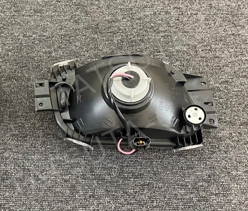 ハロゲンタイプ バンパーフォグランプ 助手席側 LH 三菱ふそう ジェネレーション/ブルーテックキャンター D0319S