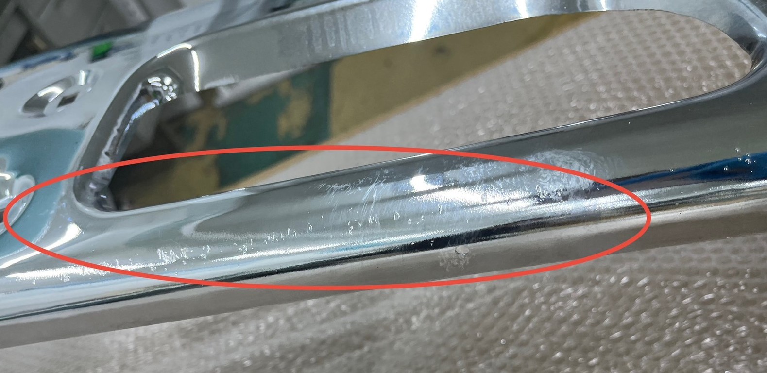 【訳あり/未使用品】メッキ フロントバンパー ステー付き 三菱ふそう NEWキャンター 標準 前期/後期 M8333S