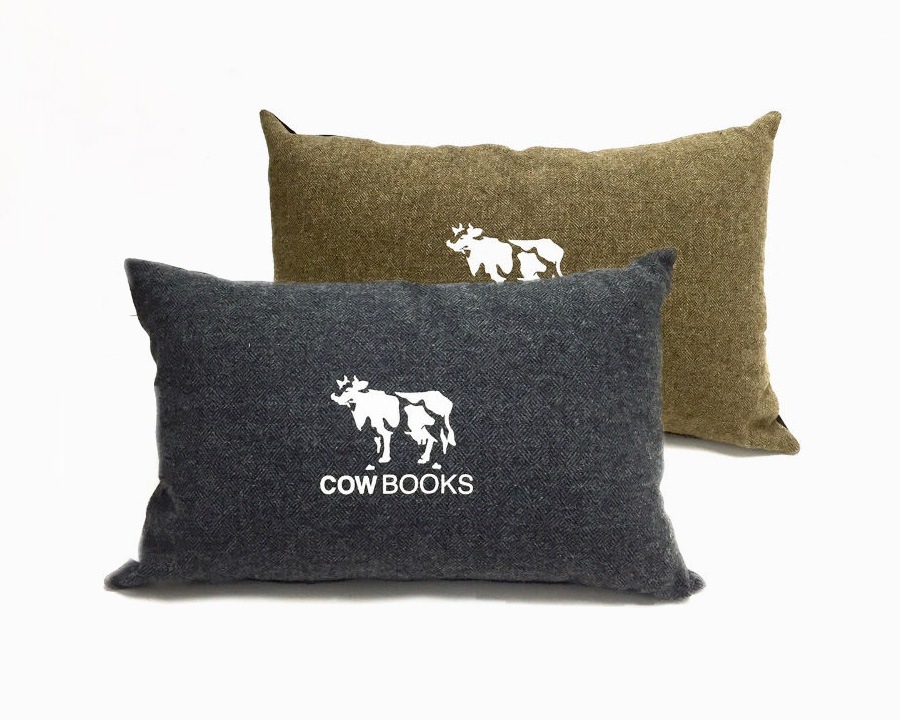 COW BOOKS | Reading Cushion Large リーディングクッションラージ