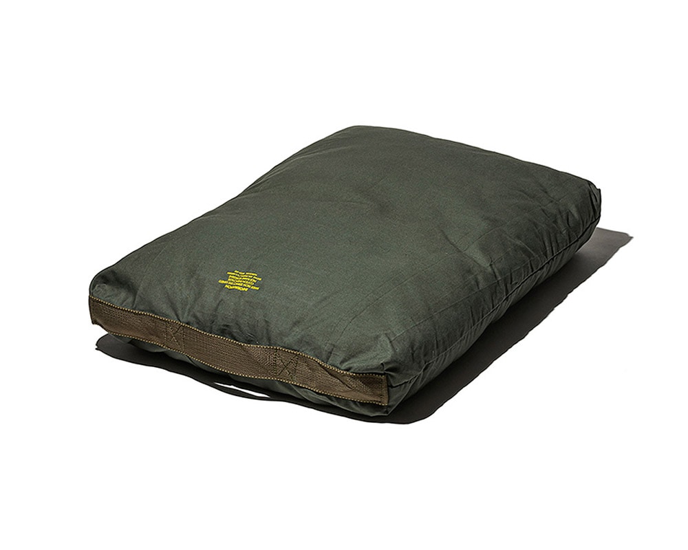 PUEBCO | CUSHION FOR HUMAN AND PET Olive クッション フォー ヒューマンアンドペット