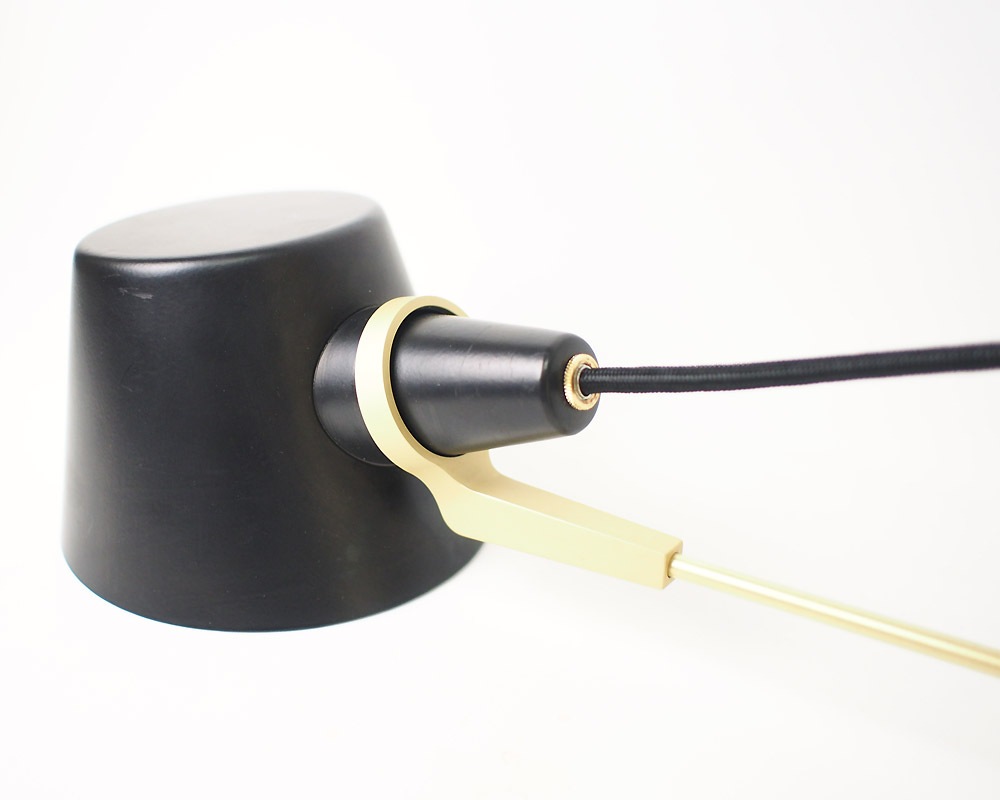 Brendan Ravenhill | PIVOT SCONCE���ԥܥåȥ����� ��������֥饱�åȥ���