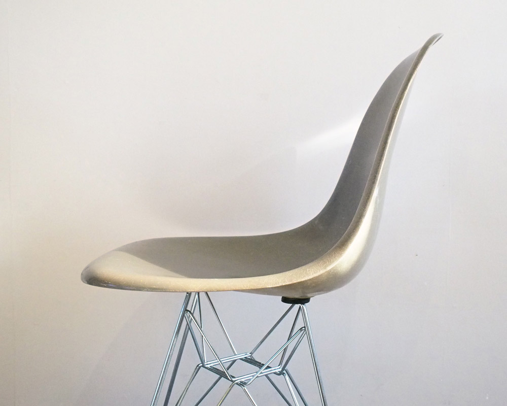 Herman Miller | Eames side shell chair (raw umber) �����ॺ�����ɥ���������� ����С�