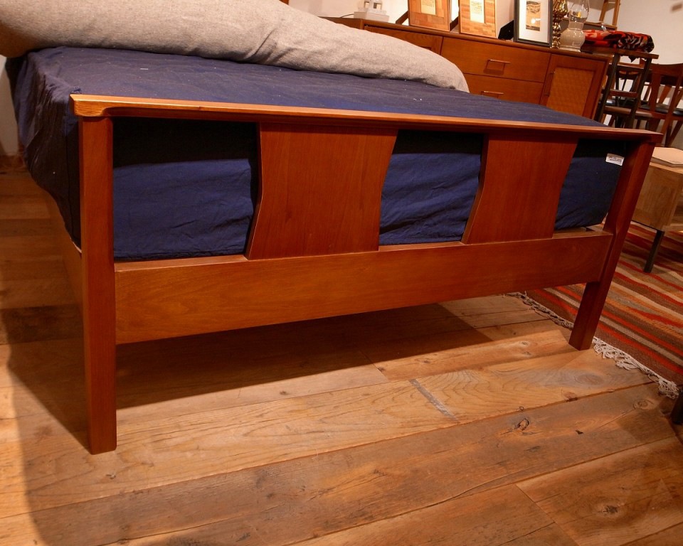 ACME Furniture/アクメファニチャー｜BROOKS BED/ブルックスベッド