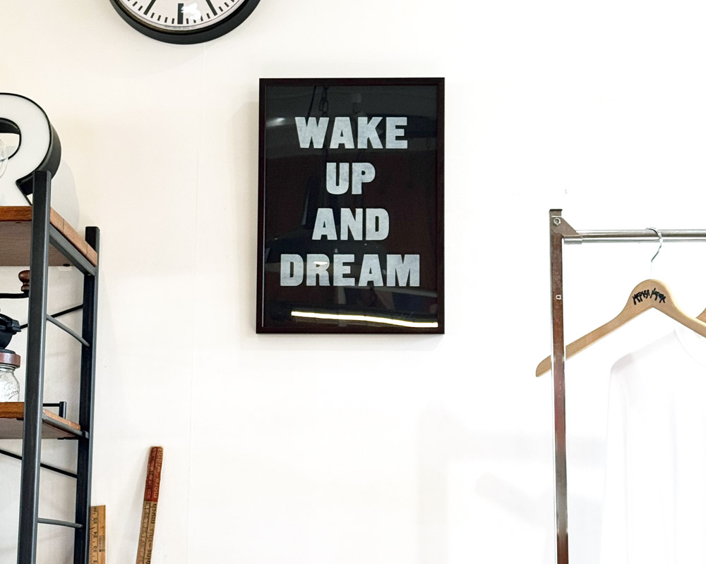 ア・ツーパイプ・プロブレム・レタープレス｜ウェイクアップアンド