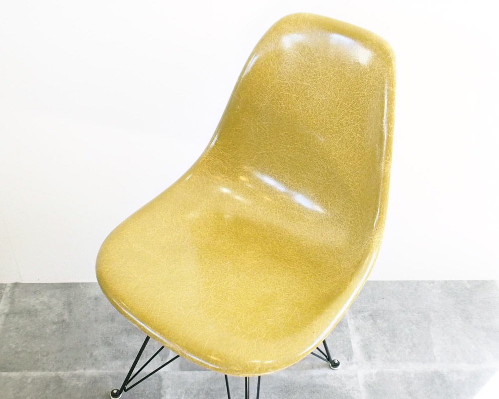 Herman Miller | Eames side shell chair (khaki) ॺɥ 