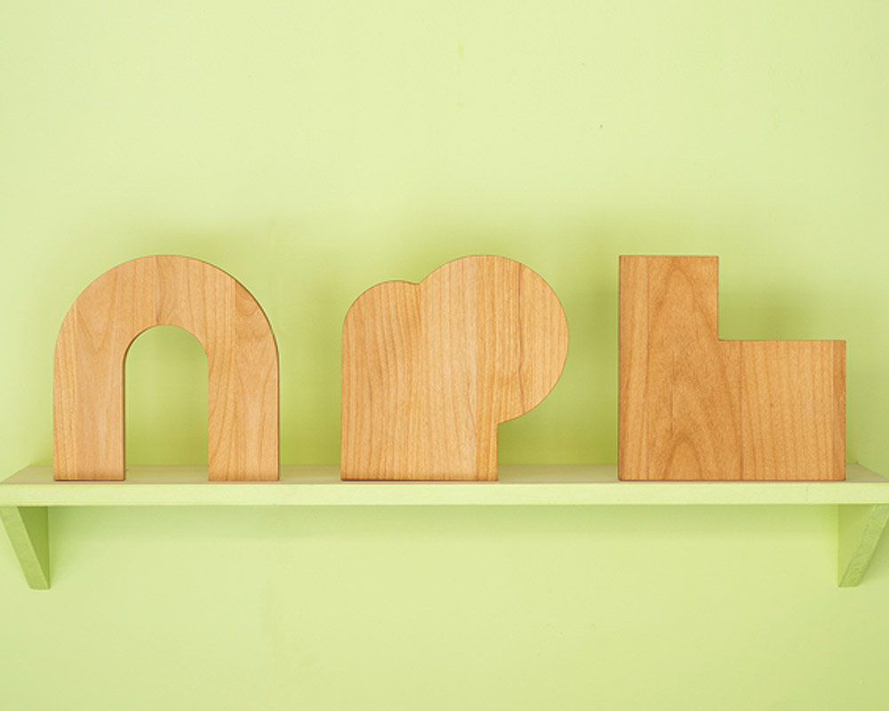 Landscape Products | Bookend Designed by WAKA WAKA 參參 ֥å