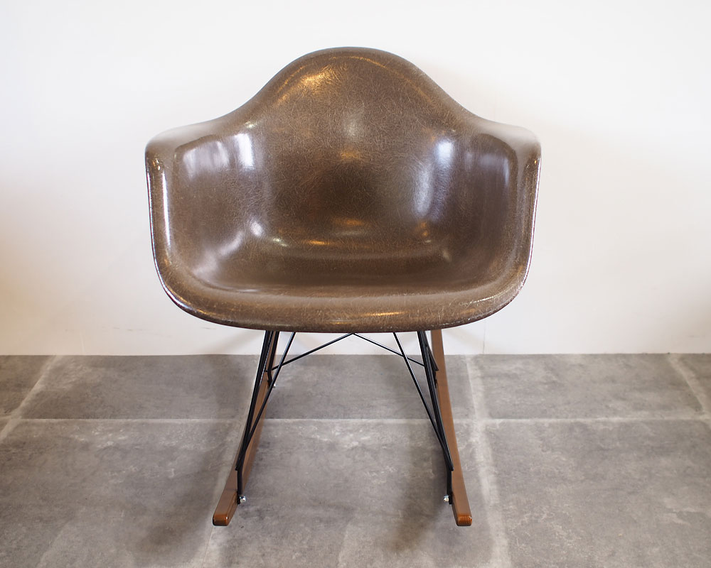 Herman Miller | Eames arm shell chair (brown) �����ॺ�����ॷ��������� �֥饦��