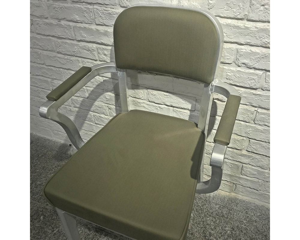 journal standard Furniture | MORGAN ARM CHAIR OLIVE GREEN ��륬�󥢡�������� ���꡼�֥��꡼��