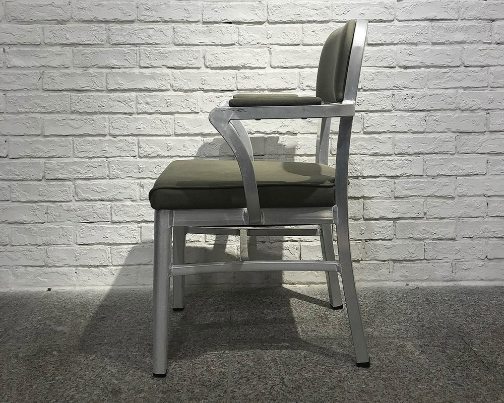 journal standard Furniture | MORGAN ARM CHAIR OLIVE GREEN ��륬�󥢡�������� ���꡼�֥��꡼��