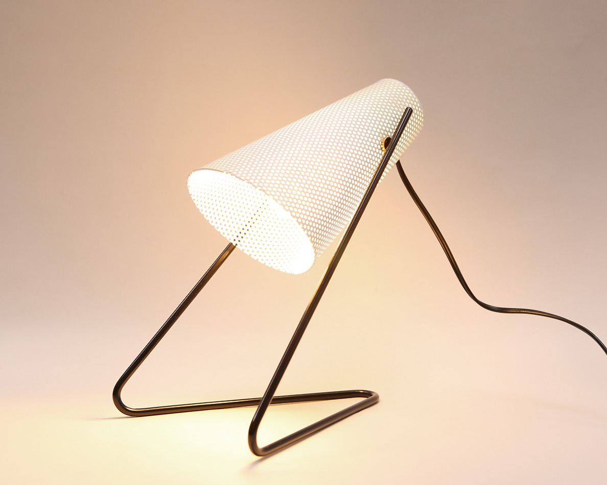 commune * Atelier de Troupe | V-LITE White V�饤�� �ۥ磻��