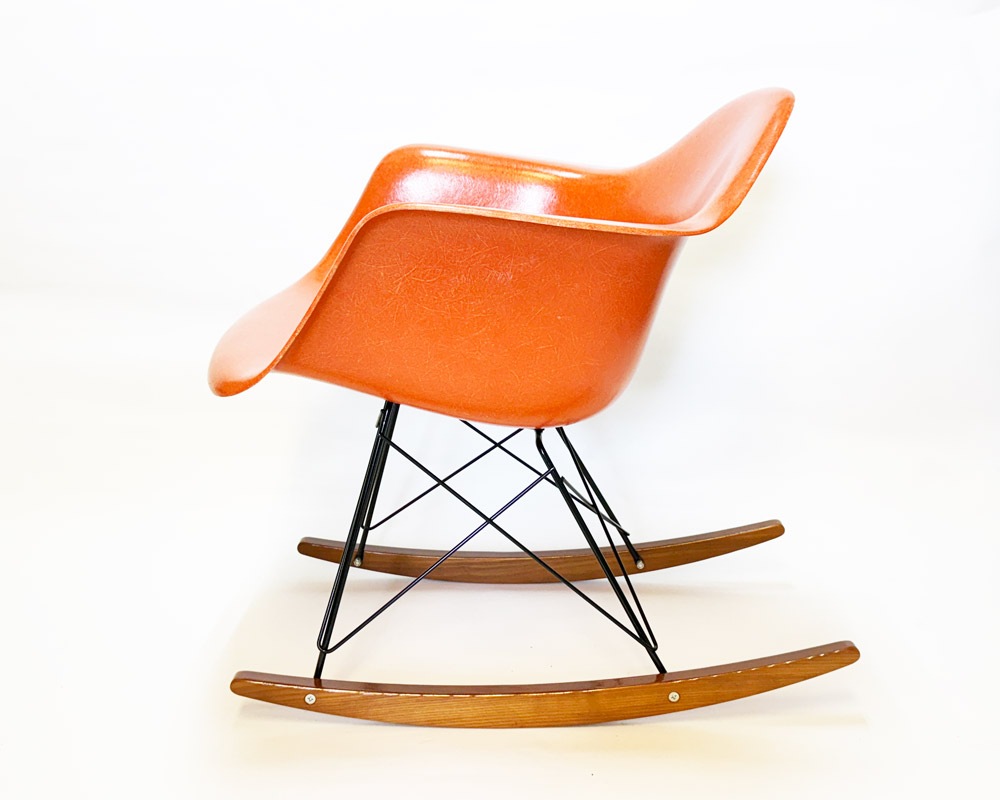 Herman Miller | Eames arm shell chair (orange) ॺॷ 