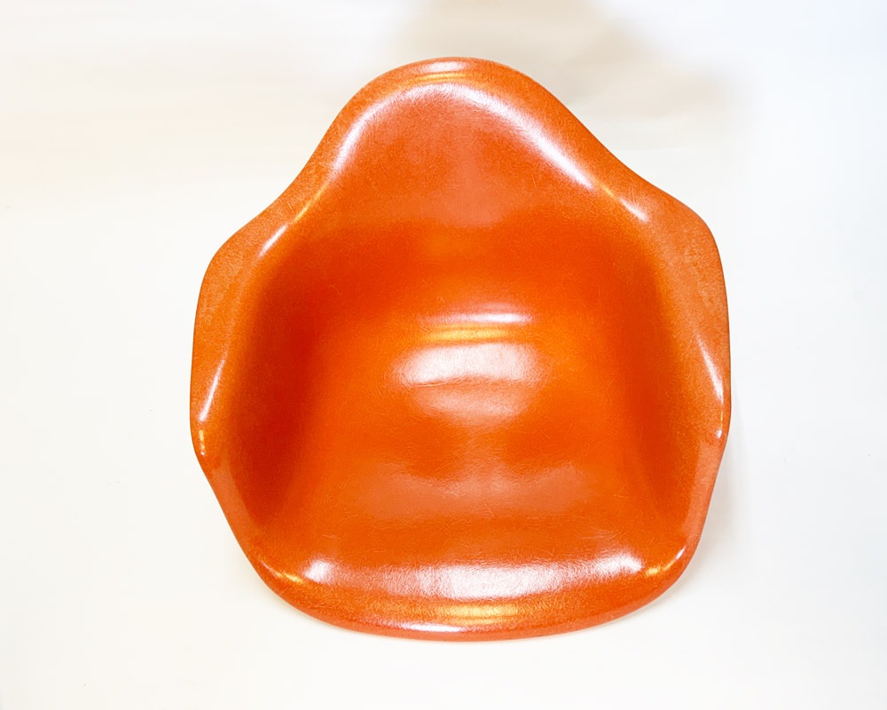 Herman Miller | Eames arm shell chair (orange) ॺॷ 