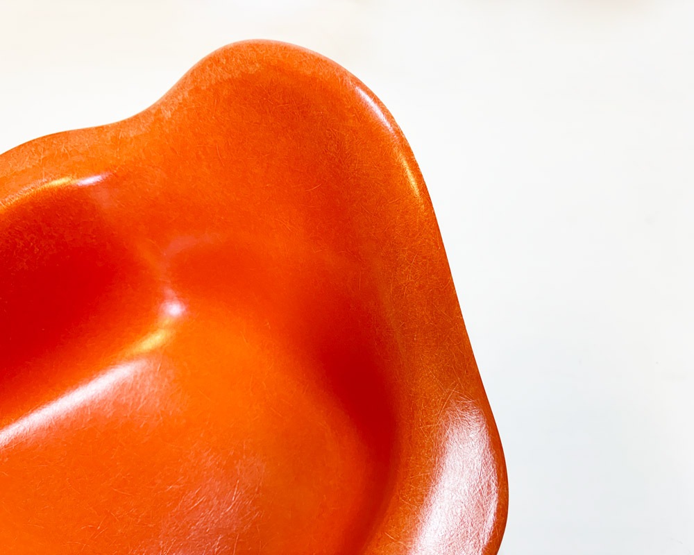 Herman Miller | Eames arm shell chair (orange) ॺॷ 