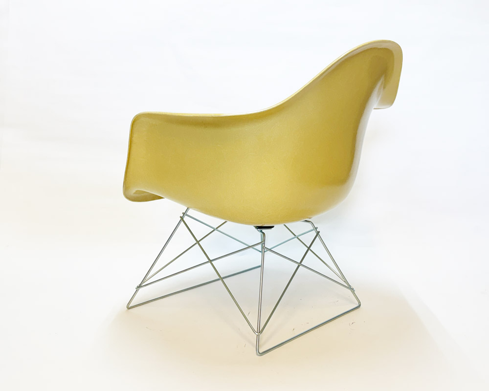 Herman Miller | Eames arm shell chair (mustard) ॺॷ ޥ