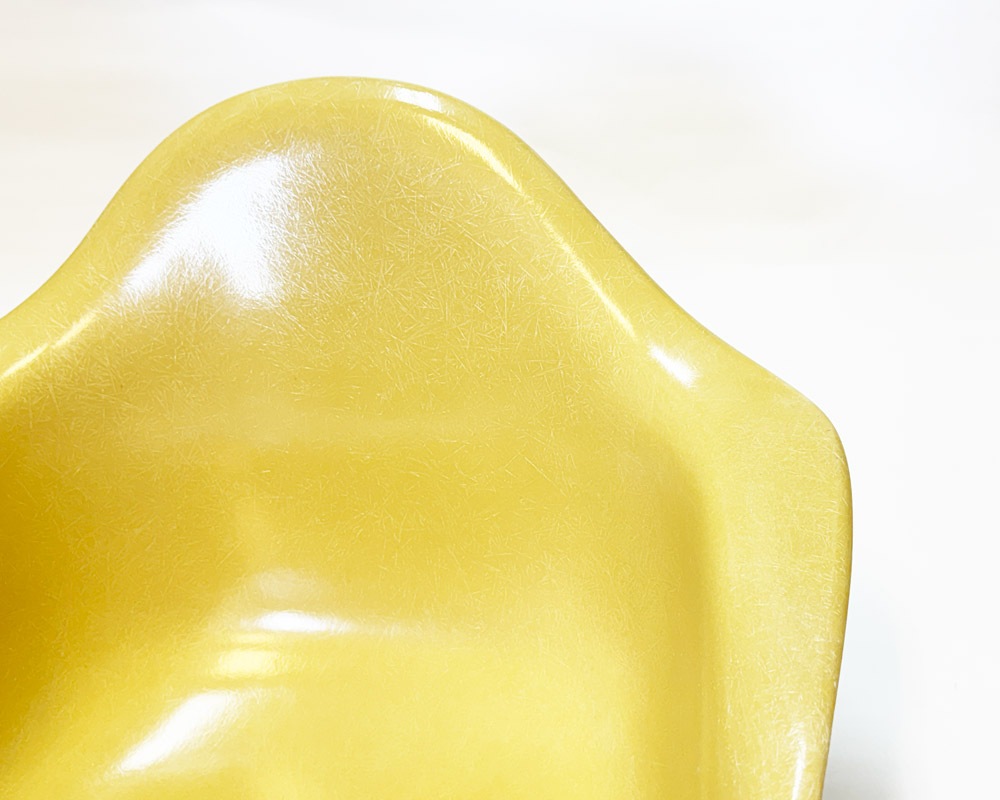 Herman Miller | Eames arm shell chair (mustard) ॺॷ ޥ