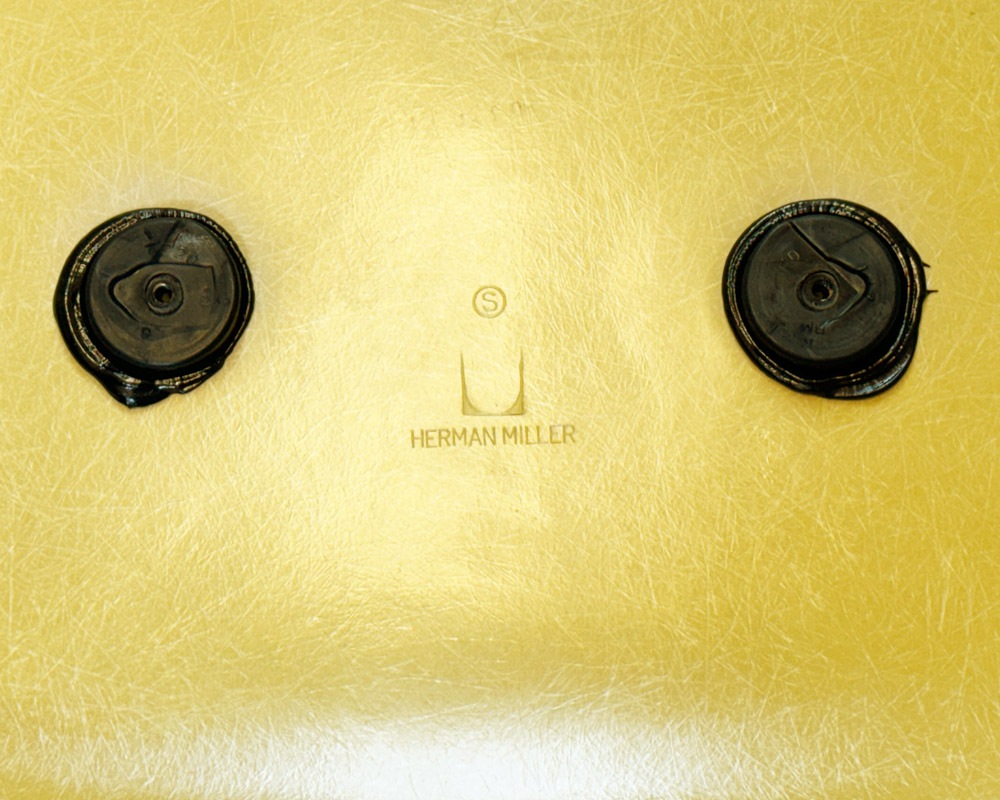 Herman Miller | Eames arm shell chair (mustard) ॺॷ ޥ