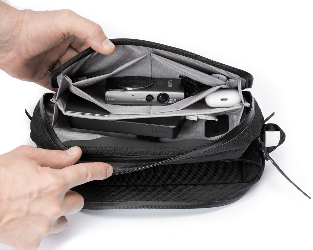 BLACK EMBER | TKS �֥�å�����С� �ƥ�����������/����󥰥Хå�