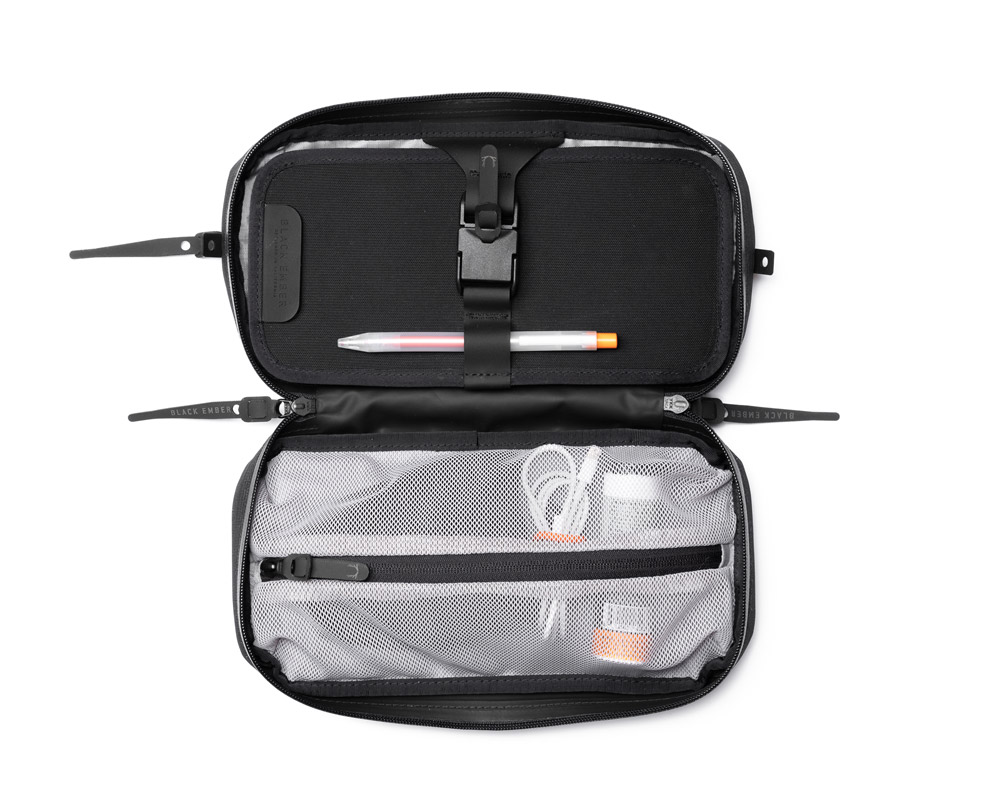 BLACK EMBER | TKS �֥�å�����С� �ƥ�����������/����󥰥Хå�