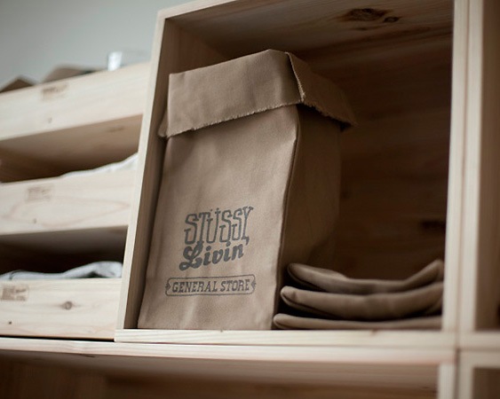 STUSSY Livin' General Store | Medium Brown Bag ߥǥ֥饦Хå