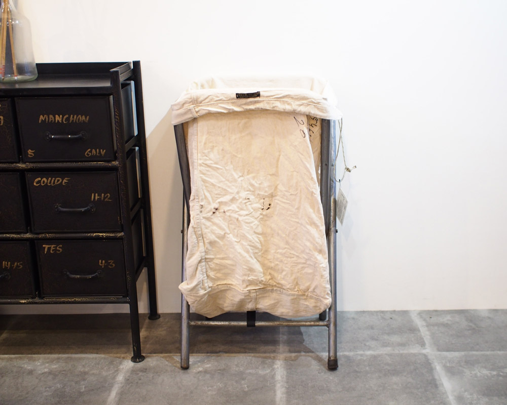 PUEBCO | VINTAGE FOLDING LAUNDRY HAMPER ������ơ����ե�����ǥ��󥰥��ɥ꡼�ϥ�ѡ�