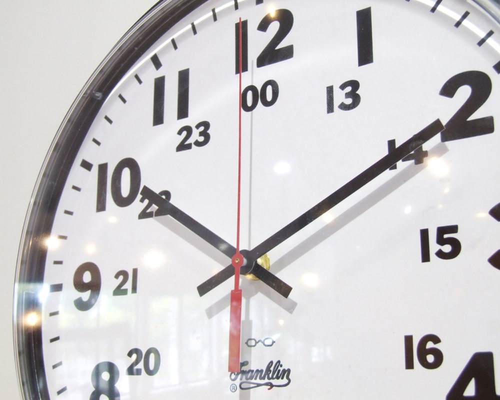 フランクリン｜OUTLET Franklin Instrument Company 12” 12/24 Hour Wall Clock
