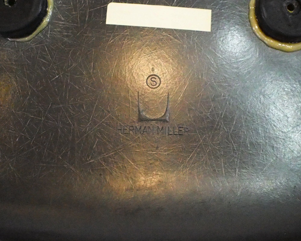 Herman Miller | Eames side shell chair (charcoal) ॺɥ 㥳