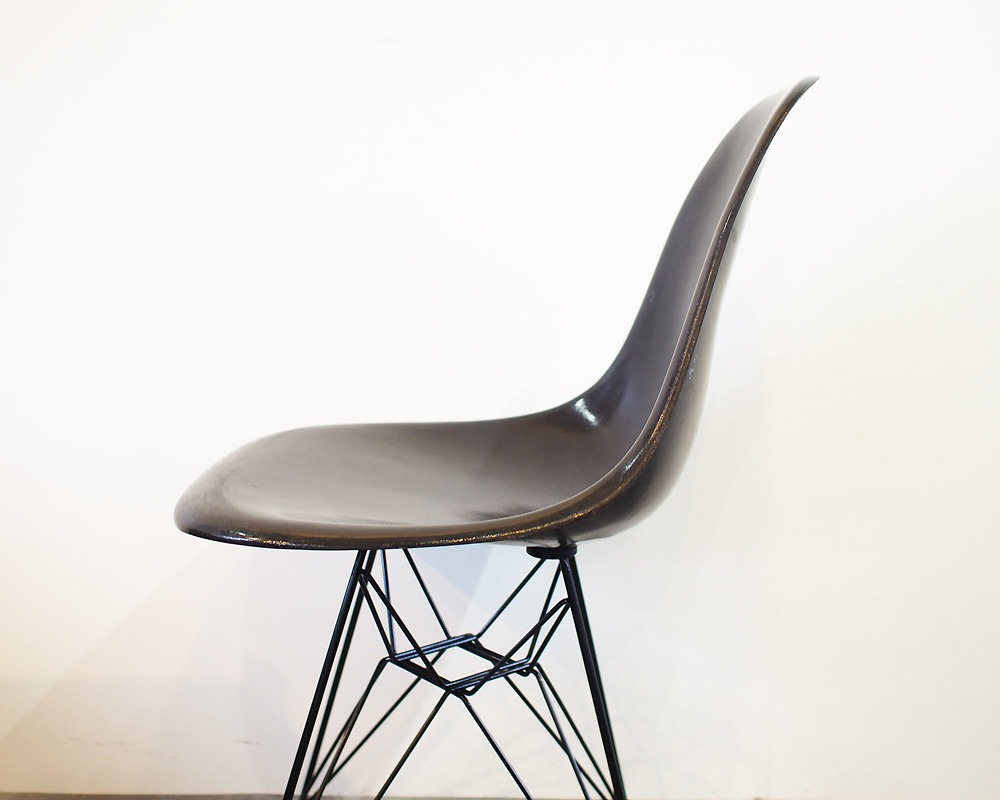 Herman Miller | Eames side shell chair (charcoal) ॺɥ 㥳