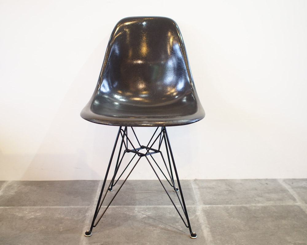 Herman Miller | Eames side shell chair (charcoal) ॺɥ 㥳