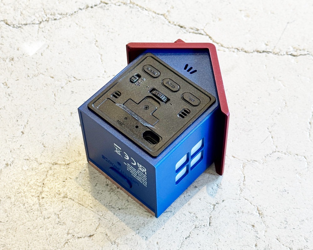 TFA DOSTMANN | Digital alarm clock in the shape of a little house �ǥ����륢�顼�९���å� ��ȥ�ϥ���