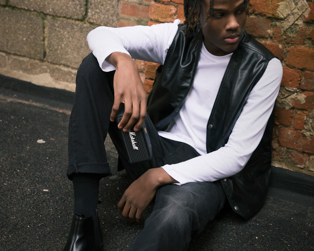 Marshall | Emberton�� Black and Brass Portable Speaker ����С��ȥ�2 �ݡ����֥륹�ԡ�����