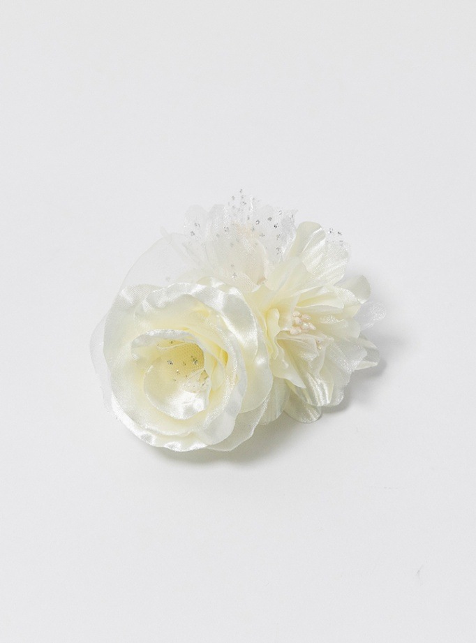 商品番号5201303]重ねオーガンジーの 華やぎコサージュ |CARETTE