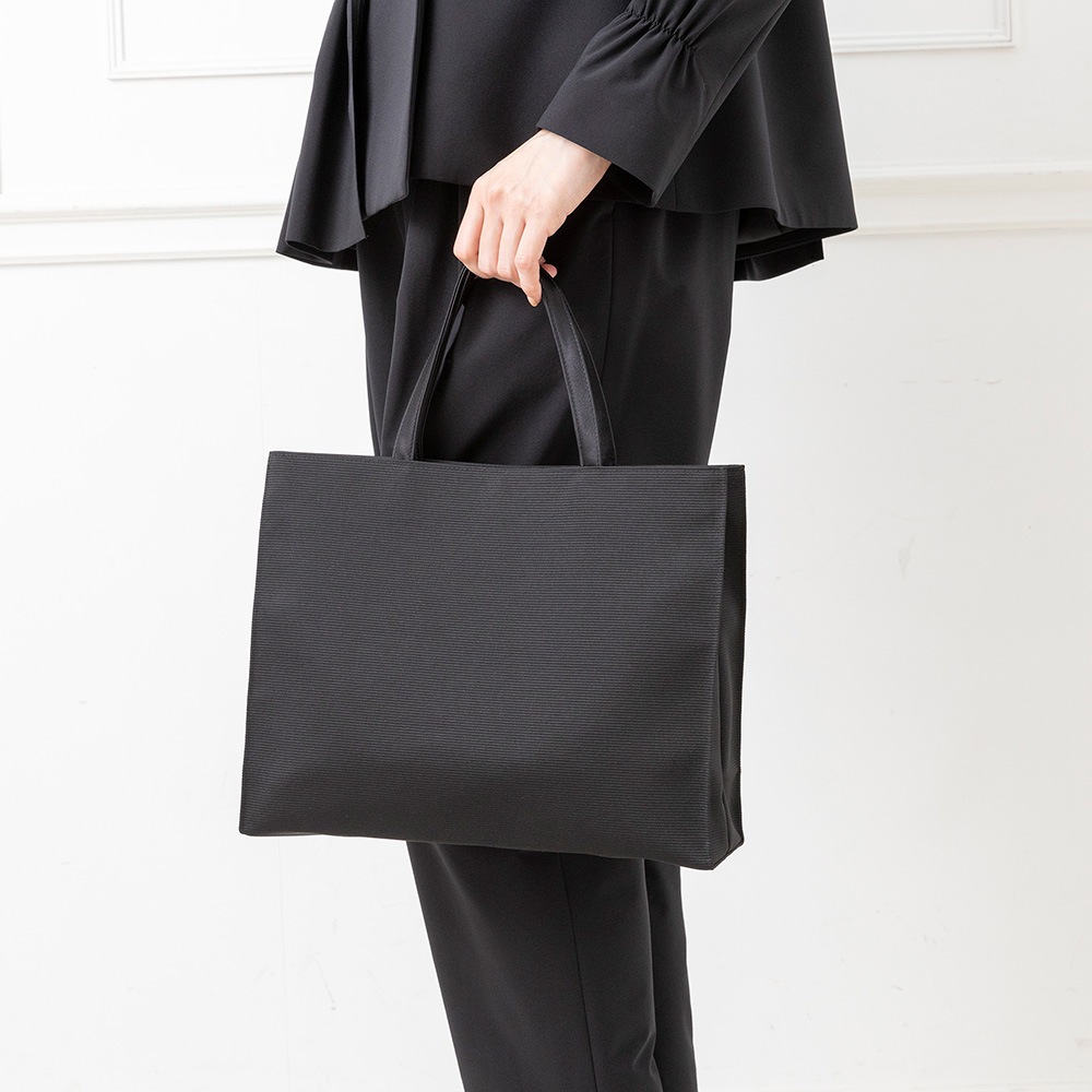 ARCHIVIO スタンド式サブバッグ 商品番号5286800]グログラン素材のフォーマルサブバッグ |CARETTE 公式