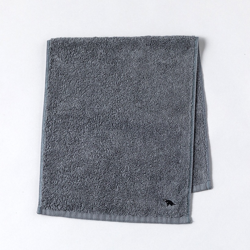 kuros'】ふんわり甘撚り 刺繍フェイスタオル チャコールグレー