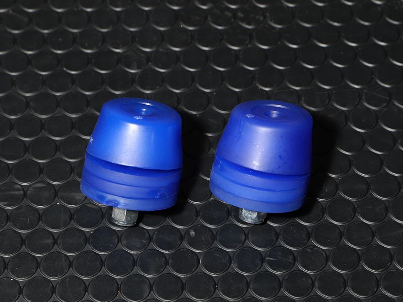 200系ハイエース（2WD）フロント薄型バンプストップ（プレート付き）Rim製 フロント薄型バンプストップ アジャストプレート付【200系】【2WD】