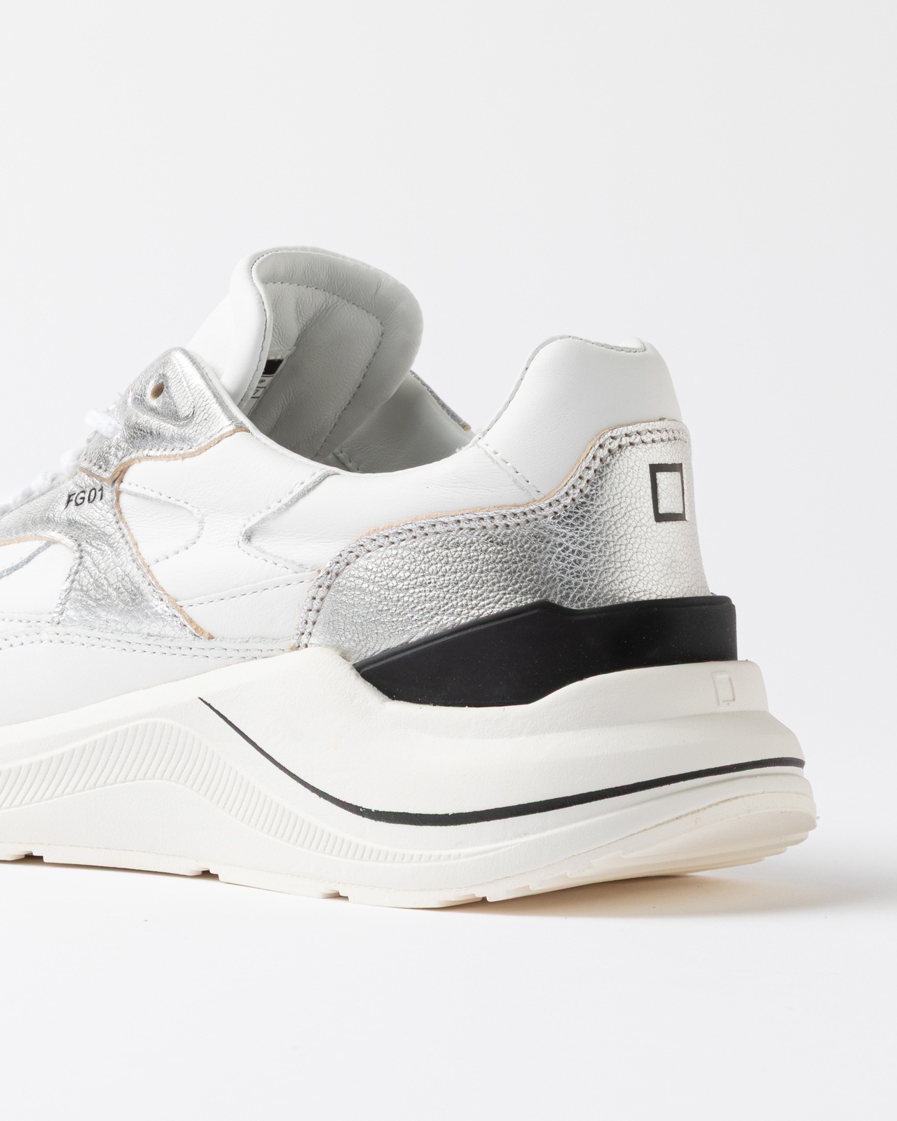 MAN FG LEATHER WHITE-SILVER