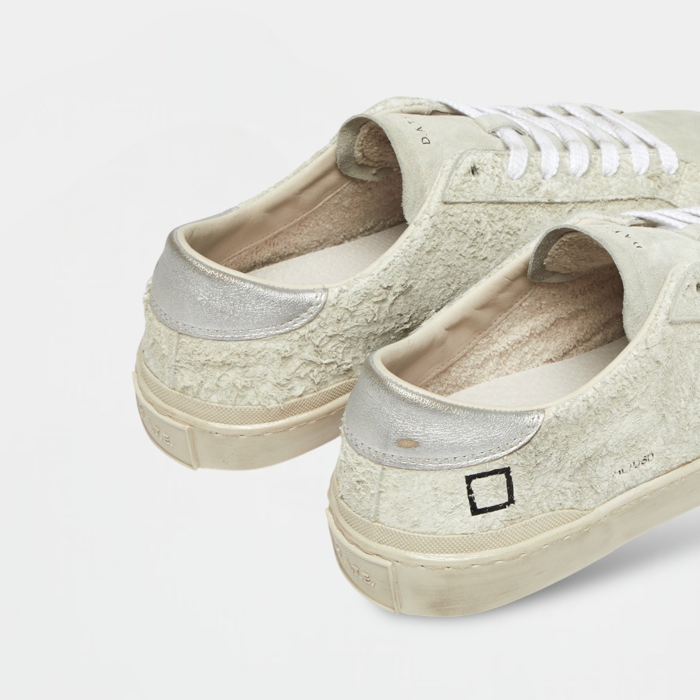 MAN HILL LOW USED HAIRY