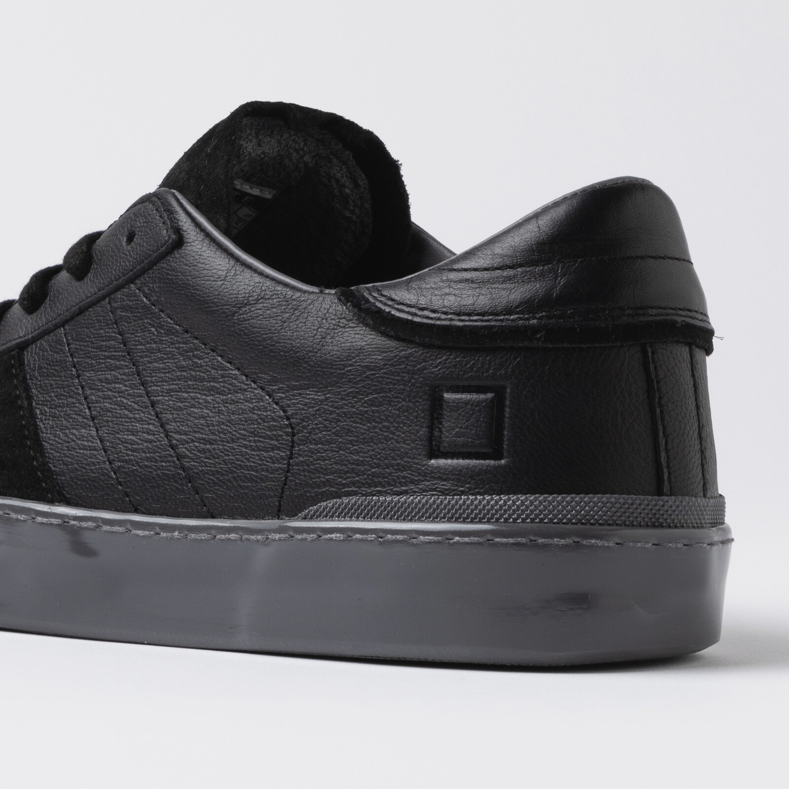 MAN HILL LOW TOUCH BLACK