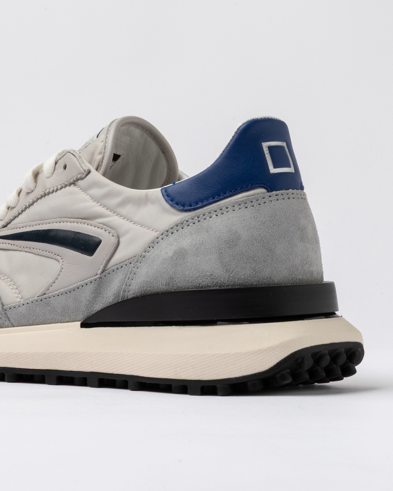 MAN ATHLETA NYLON LIGHT-GREY