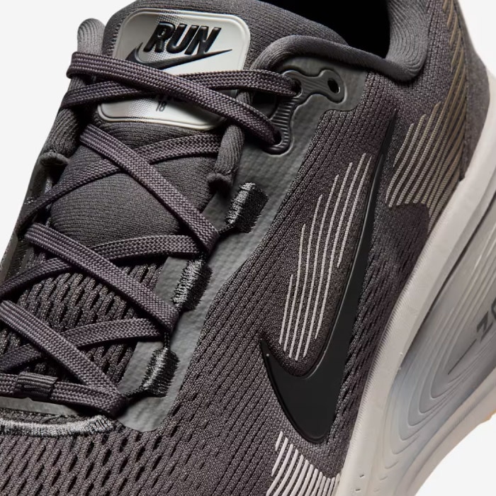 NIKE ナイキ ランニングシューズ ボメロ 18 メンズ ミディアムアッシュ